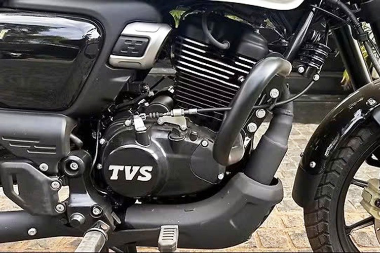 Ngoài sự khác biệt về thiết kế, không có thay đổi cơ học nào trên Ronin Agonda. Xe được trang bị động cơ 225,9 cc, xy-lanh đơn, 4 kỳ, 4 van, SOHC, sản sinh 20,4 PS và mô-men xoắn 19,93 Nm, kết hợp hộp số 5 cấp. Ly hợp Assist &amp; Slipper giúp vận hành mượt mà.