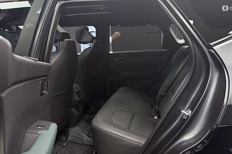 Về vận hành, Seltos mới vẫn duy trì ba tùy chọn động cơ quen thuộc: động cơ xăng 1.5L hút khí tự nhiên (115 mã lực, 144 Nm), động cơ tăng áp 1.5L (160 mã lực, 253 Nm) và động cơ diesel 1.5L (116 mã lực, 250 Nm).