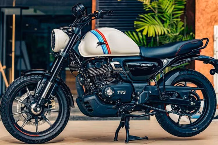 Phối màu mới chính là điểm tạo ấn tượng của Ronin Agonda khi xe sử dụng màu trắng bóng cho bình xăng và chụp đèn pha, tạo sự tương phản nổi bật với nền đen của xe. Hầu hết các chi tiết khác của xe cũng được sơn đen, bao gồm phuộc trước USD, vành hợp kim, bảo vệ gầm máy, lắp ráp động cơ, tay lái và ống xả.