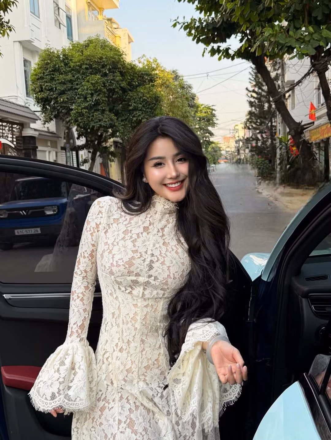 Ngọc Trân sở hữu lượng người theo dõi lớn với hơn 1,1 triệu lượt follow trên Instagram, cùng hàng trăm nghìn người hâm mộ trên các nền tảng khác.