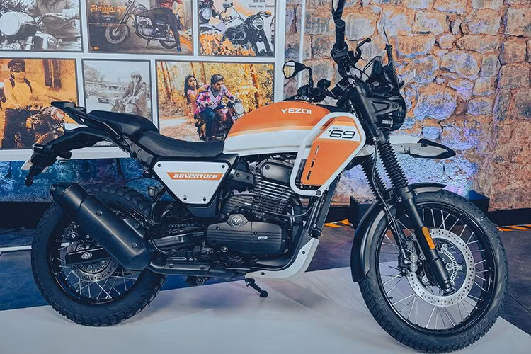 Theo nhà sản xuất môtô Ấn Đọ cho hay, Yezdi Adventure thế hệ mới chủ yếu chỉ tập trung vào việc cập nhật đồ họa cũng như bổ sung màu sắc mới hơn so với thế hệ cũ đang bán ra thị trường.