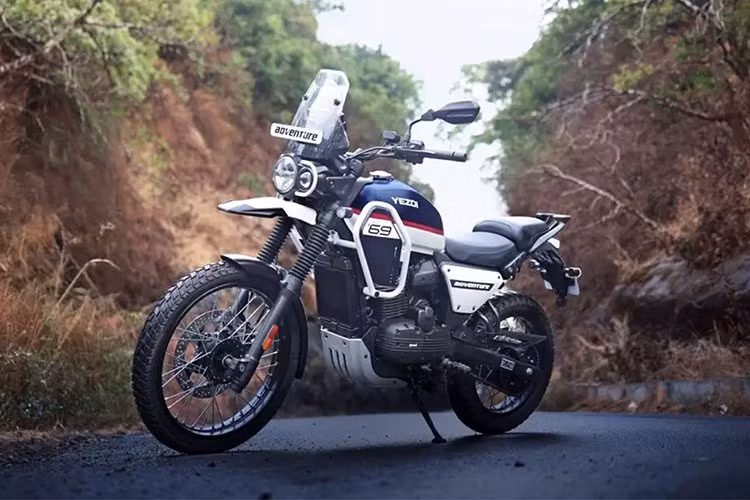 Mức giá xe Yezdi Adventure 2025 là 215.000 rupee - khoảng 65 triệu đồng khi quy đổi ra tiền Việt theo tỷ giá hiện tại. Xe được bổ sung thêm 6 tùy chọn màu sắc mới, bao gồm 3 màu sơn mờ và 3 màu sơn bóng.