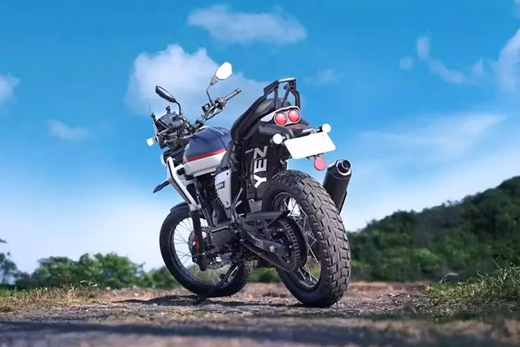 Động cơ này kết hợp với hộp số 6 cấp ăn khớp liên tục. Nhà sản xuất cho biết động cơ đã được tinh chỉnh để tối ưu hóa tỷ số truyền và bản đồ nhiên liệu nhằm đem lại trải nghiệm lái xe êm ái và ổn định hơn.