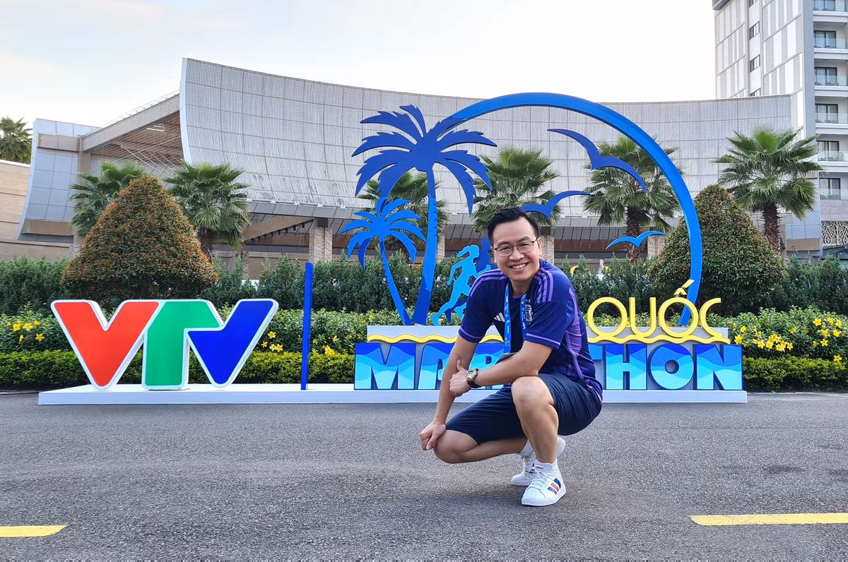 Tạ Biên Cương bắt đầu sự nghiệp tại Ban Thể thao của Đài Truyền hình Việt Nam (VTV). Anh đã bình luận tại nhiều giải đấu lớn như World Cup, Euro, và các giải đấu quốc nội. Anh là một trong những bình luận viên được yêu thích nhất của VTV.