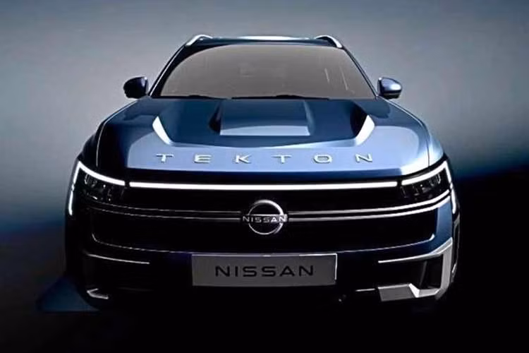 Phía đuôi xe cũng đi theo xu hướng hiện đại với dải LED đỏ nối liền hai cụm đèn hậu, tạo nên tư thế bề thế và cao cấp. Nissan Tekton được phát triển trên nền tảng khung gầm CMF-B chung với mẫu Renault Duster thế hệ mới. Với chiều dài tổng thể khoảng 4,3 mét, mẫu xe này được định vị ở phân khúc SUV cỡ trung.