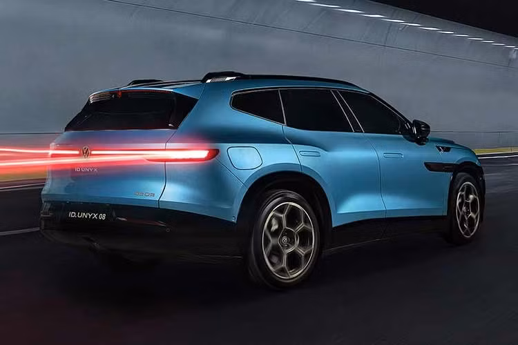 Volkswagen hiện chưa công bố đầy đủ thông tin về phạm vi hoạt động cho tất cả cấu hình. Chỉ biết rằng, phiên bản dùng pin 95 kWh có thể đạt phạm vi di chuyển tối đa 730 km theo tiêu chuẩn CLTC. Pin cũng hỗ trợ sạc nhanh DC với công suất lên tới 315 kW, cho phép sạc từ 10% lên 80% trong khoảng 20 phút.