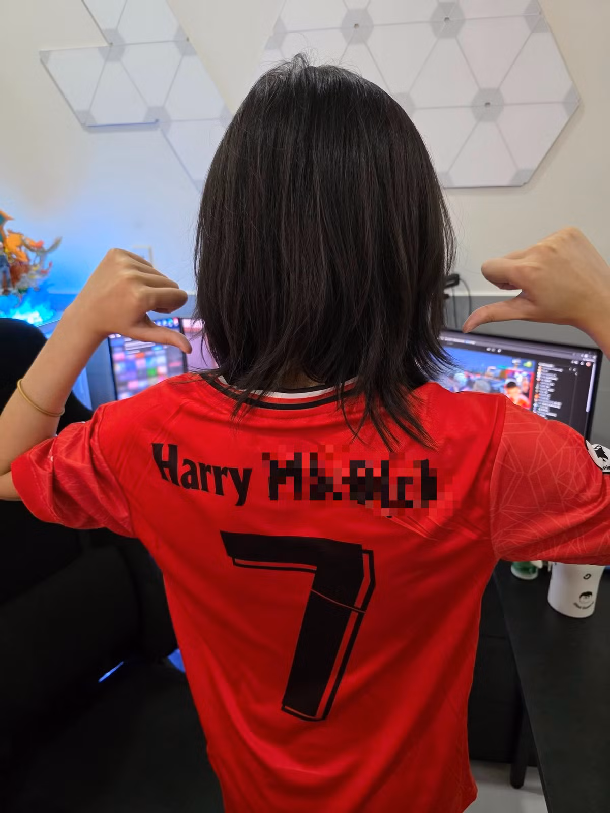 Vốn sở hữu lượng người theo dõi đông đảo, DiTi thường xuyên chia sẻ niềm đam mê bóng đá của mình, đặc biệt là tình yêu dành cho MU. Cô tạo bài đăng để cùng người hâm mộ theo dõi và bàn luận về các trận đấu.