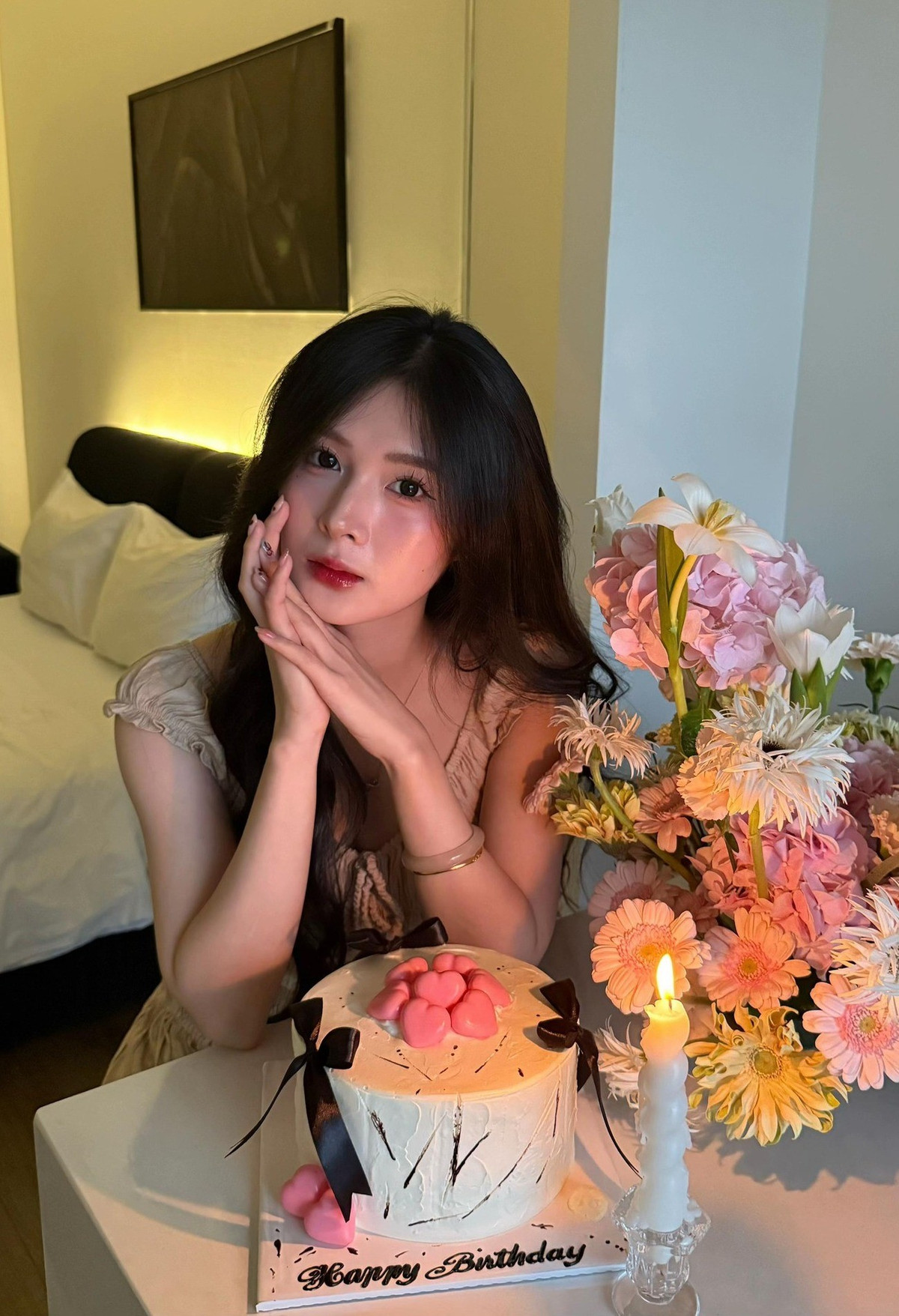 Sau khi nhận về quá nhiều sự quan tâm, Quỳnh Alee cũng có động thái trấn an người hâm mộ.