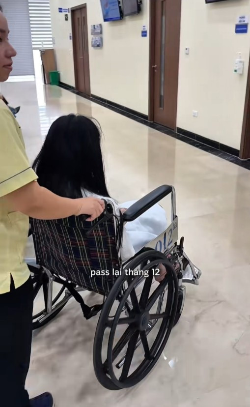 Không còn những khung hình chỉn chu hay nụ cười rạng rỡ quen thuộc, hình ảnh có phần mệt mỏi của nữ streamer Quỳnh Alee khiến người hâm mộ không khỏi hoang mang.