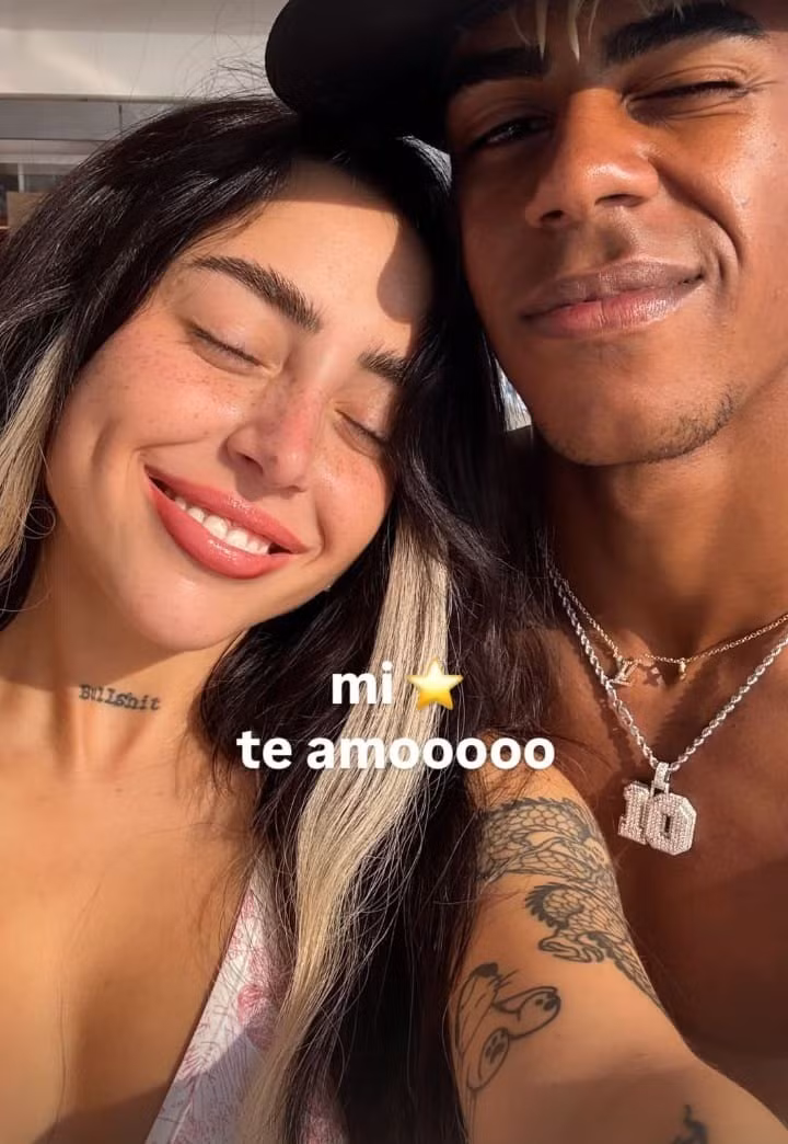 Trong nhiều tháng, Yamal và Nicki Nicole thường xuyên xuất hiện cùng nhau trên mạng xã hội và tại các sự kiện, nhưng cuối cùng vẫn quyết định đi con đường riêng.