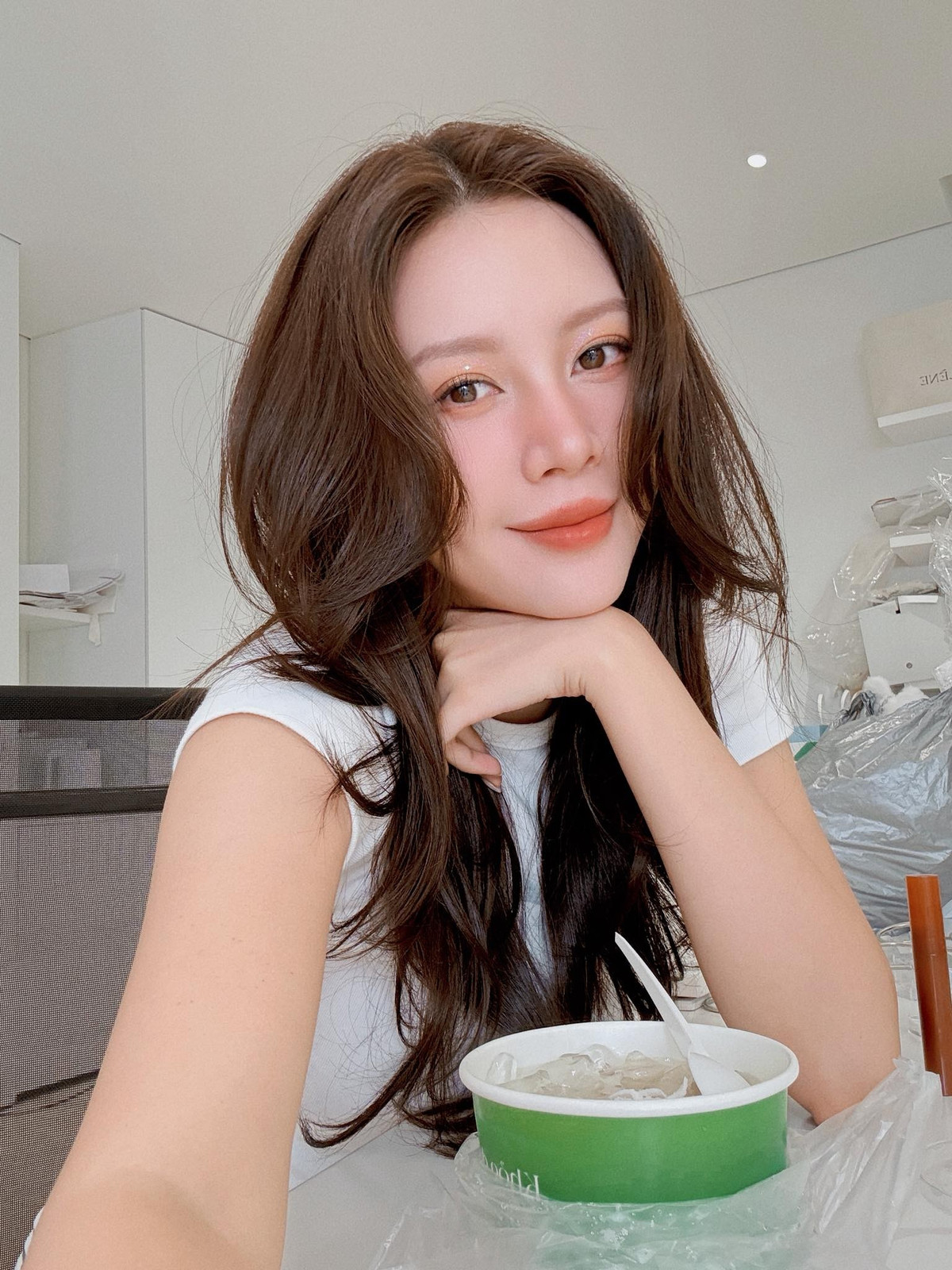 View - Gái xinh Vũ Ngọc Châm khoe dáng trên du thuyền | Báo Tri thức và Cuộc sống - TIN TỨC PHỔ BIẾN KIẾN THỨC 24H