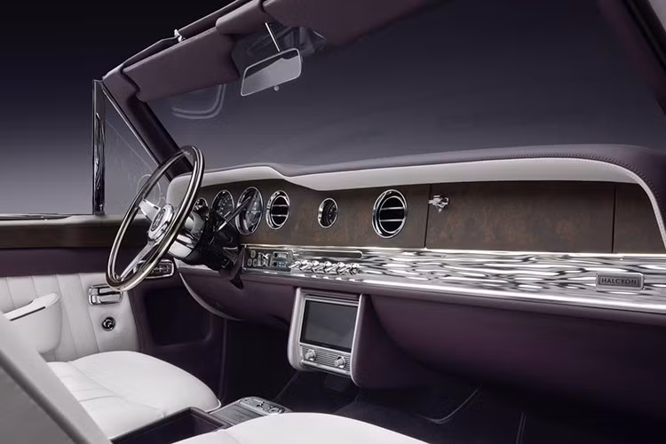 Quá trình chế tạo bắt đầu từ Rolls-Royce Corniche hoặc Silver Shadow, hoặc các phiên bản Bentley Corniche và Bentley T-Series.