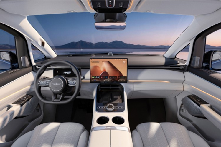 Tuy nhiên, sau một khoảng thời gian không đạt kỳ vọng về mặt doanh số, LEVC L380 đã được tái sinh tại thị trường Trung Quốc dưới thương hiệu Galaxy, đồng thời giảm giá tới 80.000 Nhân dân tệ (khoảng 280 triệu đồng).