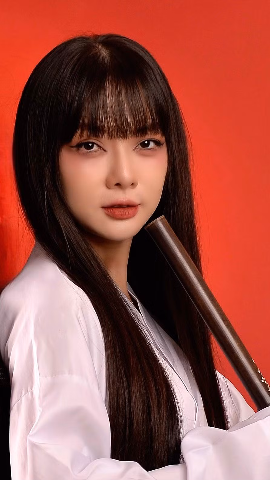 Ở phần bình luận, Thu Hương tiết lộ bác sĩ đang tìm nguyên nhân gốc rễ và phải hội chẩn. "Có khả năng từ bệnh lý nào đó về cơ thể chị và liên quan đến hệ miễn dịch" - nữ MC dự đoán.