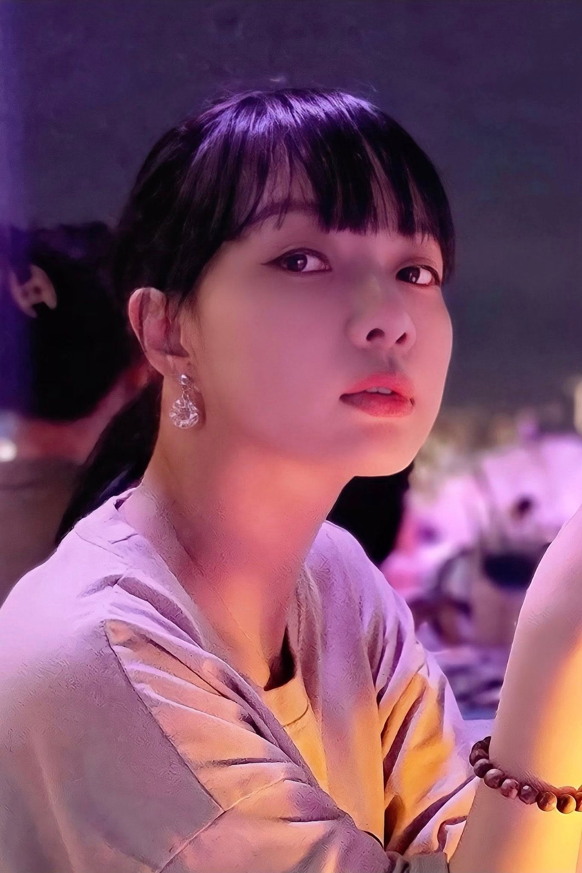 Về diễn biến, Thu Hương cho biết ban đầu chỉ là cảm giác cộm ở mắt, sau đó chuyển sang sốt, rát, nóng.