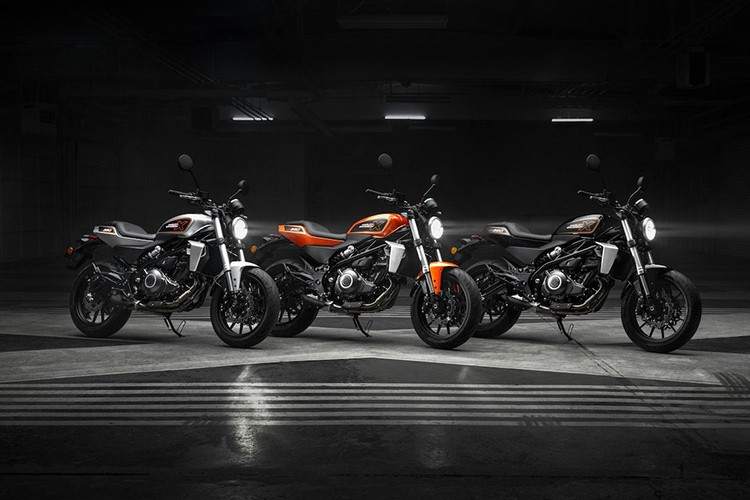 Harley-Davidson tiếp tục mở rộng phân khúc xe phân khối nhỏ với bản cập nhật mới nhất, và chính thức ra mắt phiên bản màu "Xanh Vũ Trụ" cho hai mẫu X350 và X500 đời 2025 tại thị trường Nhật Bản. Giá bán của hai dòng xe này không đổi, khởi điểm khoảng 129 triệu đồng.