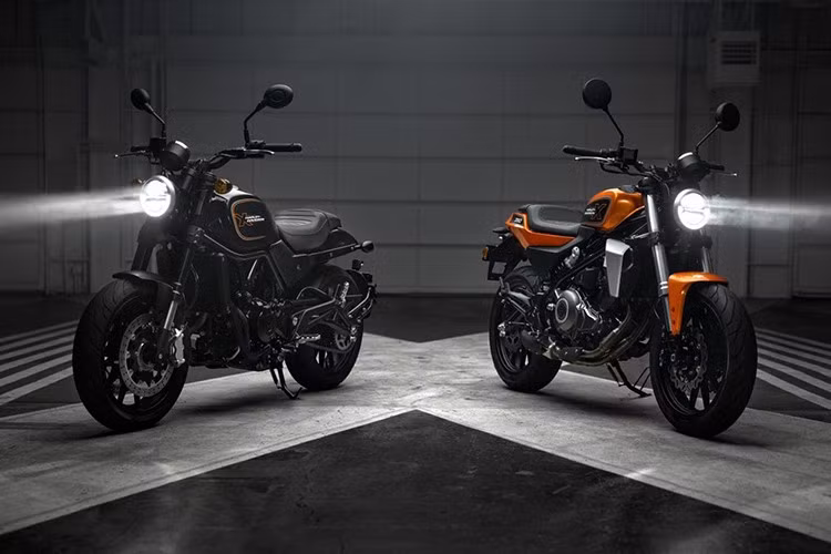 Trong khi đó, Harley-Davidson X500 thể hiện sự mạnh mẽ và thể thao. Dòng mô tô tầm trung X500 nâng cấp với động cơ I2 dung tích 500cc, sản sinh 48 mã lực.