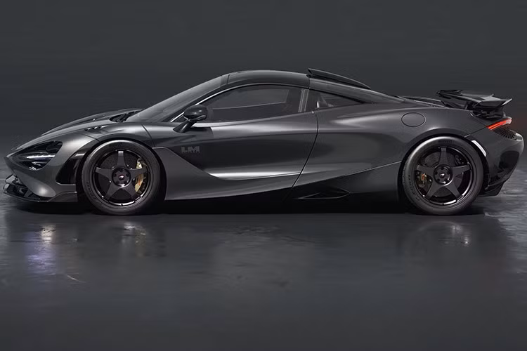 Với gói MSO mới - High Downforce Kit – chiếc xe tiếp tục ghi điểm với vẻ ngoài ấn tượng nhờ cánh gió sau chủ động bằng sợi carbon được nâng cao, tích hợp thêm các tấm ốp hai bên.