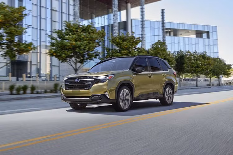 Tại buổi họp báo ngày 24/6, ông Arie Christopher - CEO Subaru Indonesia chia sẻ đầy ẩn ý: “Sẽ có một mẫu xe mới. Subaru chưa thể tiết lộ cụ thể, nhưng tin rằng mọi người có thể đoán được.”