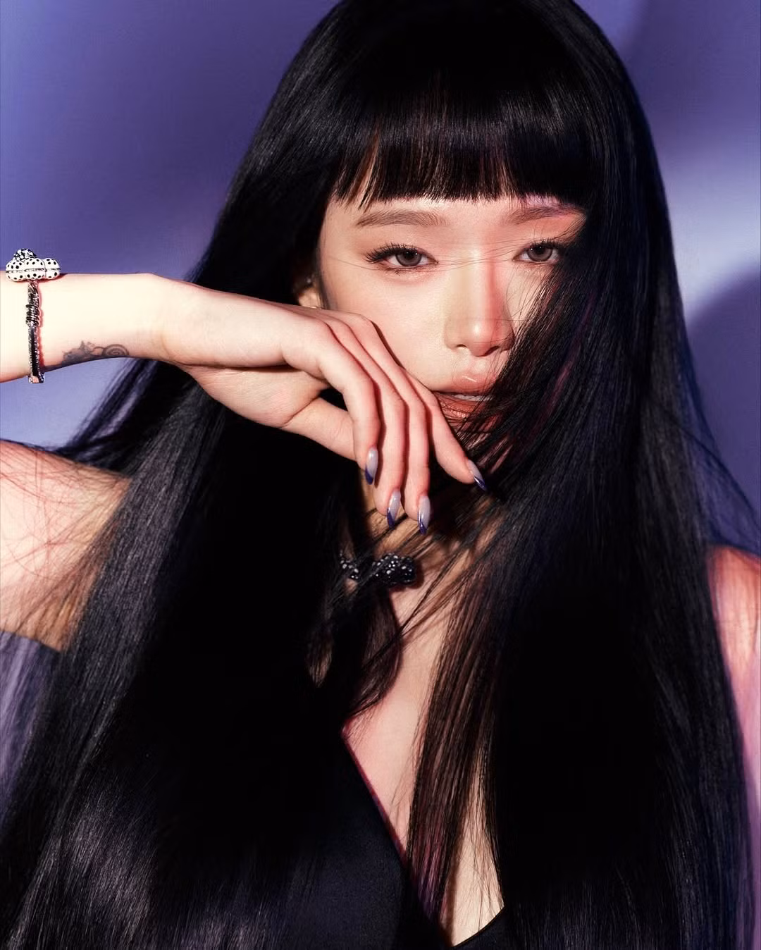 Nhiều cư dân mạng nhận xét kiểu tóc mới giúp nàng hot girl sinh năm 2002 vừa trẻ trung, đáng yêu, vừa toát lên nét thanh lịch và quyến rũ theo phong cách Hàn Quốc.