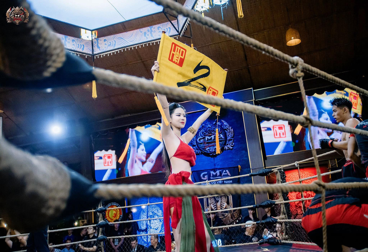 Đa phần netizen đều dành lời khen cho nhan sắc và vóc dáng của nữ cosplayer này.