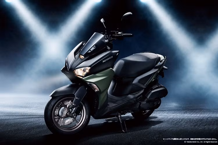 Yamaha X-Force vốn là mẫu tay ga rất được ưa chộng nhờ thiết kế mạnh mẽ và các trang bị thuộc hàng hiện đại ấn tượng. Với phiên bản 2025 vừa trình làng, dù vẫn giữ nguyên nền tảng thiết kế của một mẫu scooter thân cao.