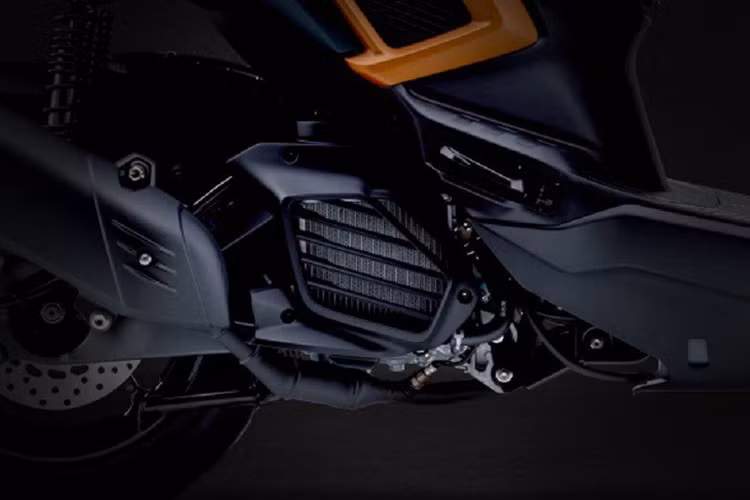 Công nghệ VVA cho phép xe tối ưu mô-men xoắn ở dải tua máy thấp, đồng thời duy trì công suất ổn định ở dải tua cao – mang đến trải nghiệm lái mượt mà cả khi di chuyển trong đô thị lẫn trên hành trình dài.