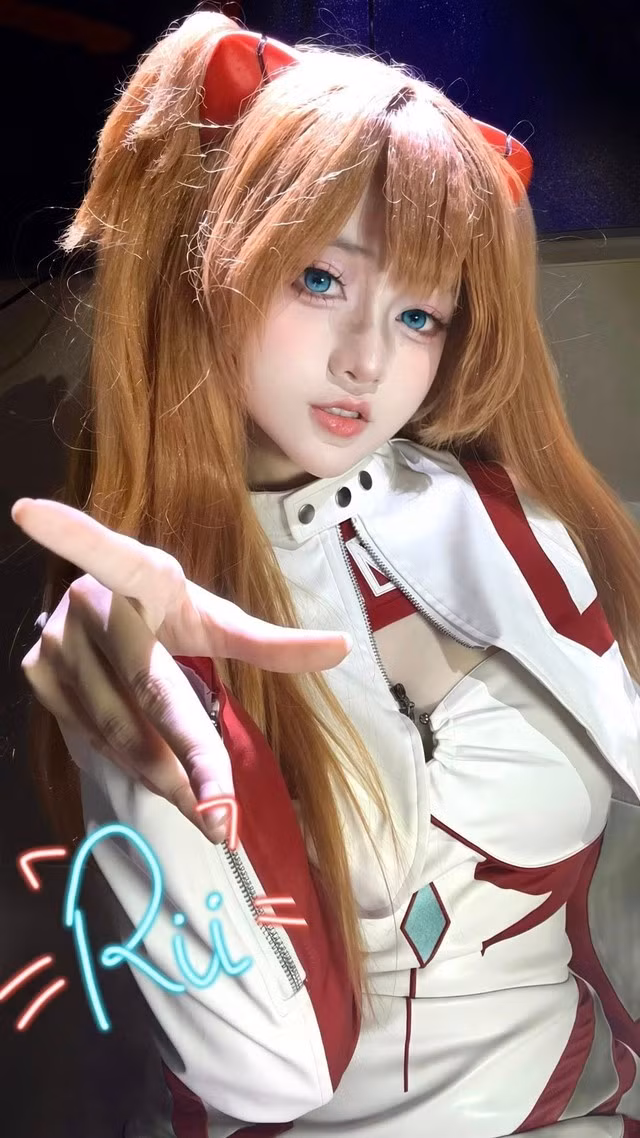 Không chỉ dừng lại ở trang phục, kỹ năng trang điểm và làm tóc của Bảo Ngọc cũng đạt đến một tầm cao mới.