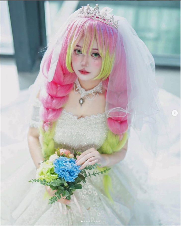 Vậy mới thấy, khí chất của một coser "cộm cán" như Cigw Pols là không thể đùa. Hy vọng với sự ủng hộ mạnh mẽ từ CĐM, cô nàng này sẽ tiếp tục cho ra mắt thêm nhiều sản phẩm ấn tượng hơn nữa trong tương lai.