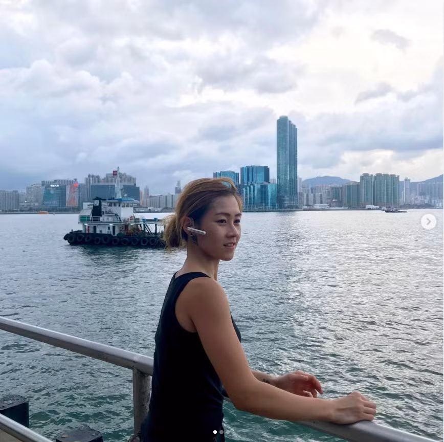 Sau 2 năm nổi tiếng, Chu Thiên Bội tham gia một chương trình hẹn hò trên truyền hình và kết đôi thành công với một chàng trai giàu có. Nhiều người tin rằng đây là cơ hội để cô “đổi đời”, bước vào giới thượng lưu, thoát khỏi những năm tháng mưu sinh cực nhọc.