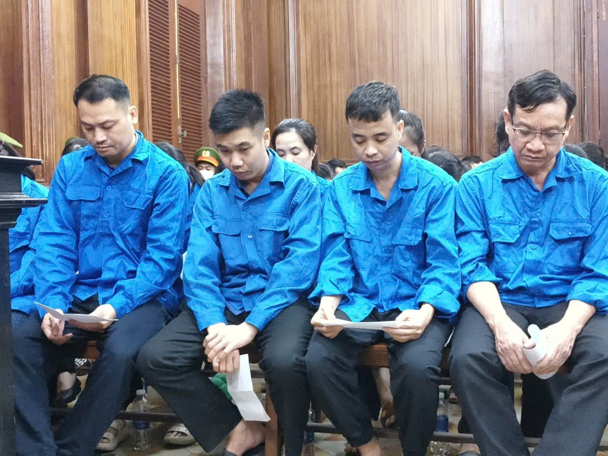 Các bị cáo tại phiên tòa sơ thẩm hồi tháng 2/2026.