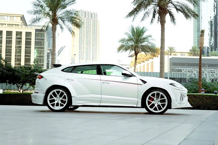 Đừng để vẻ ngoài hiền lành ấy đánh lừa bạn. Venuum Black gọi chiếc Lamborghini màu trắng này là "Furioso", tiếng Ý nghĩa là "hung dữ", và chúng ta hoàn toàn hiểu tại sao.