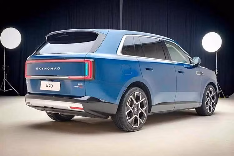 Tại thị trường Trung Quốc, Skynomad N70 bản dùng pin 76 kWh có giá từ 259.900 Nhân dân tệ (khoảng 909 triệu đồng). Trong khi đó, N90 Max có giá từ 299.900 Nhân dân tệ (khoảng 1,049 tỷ đồng).