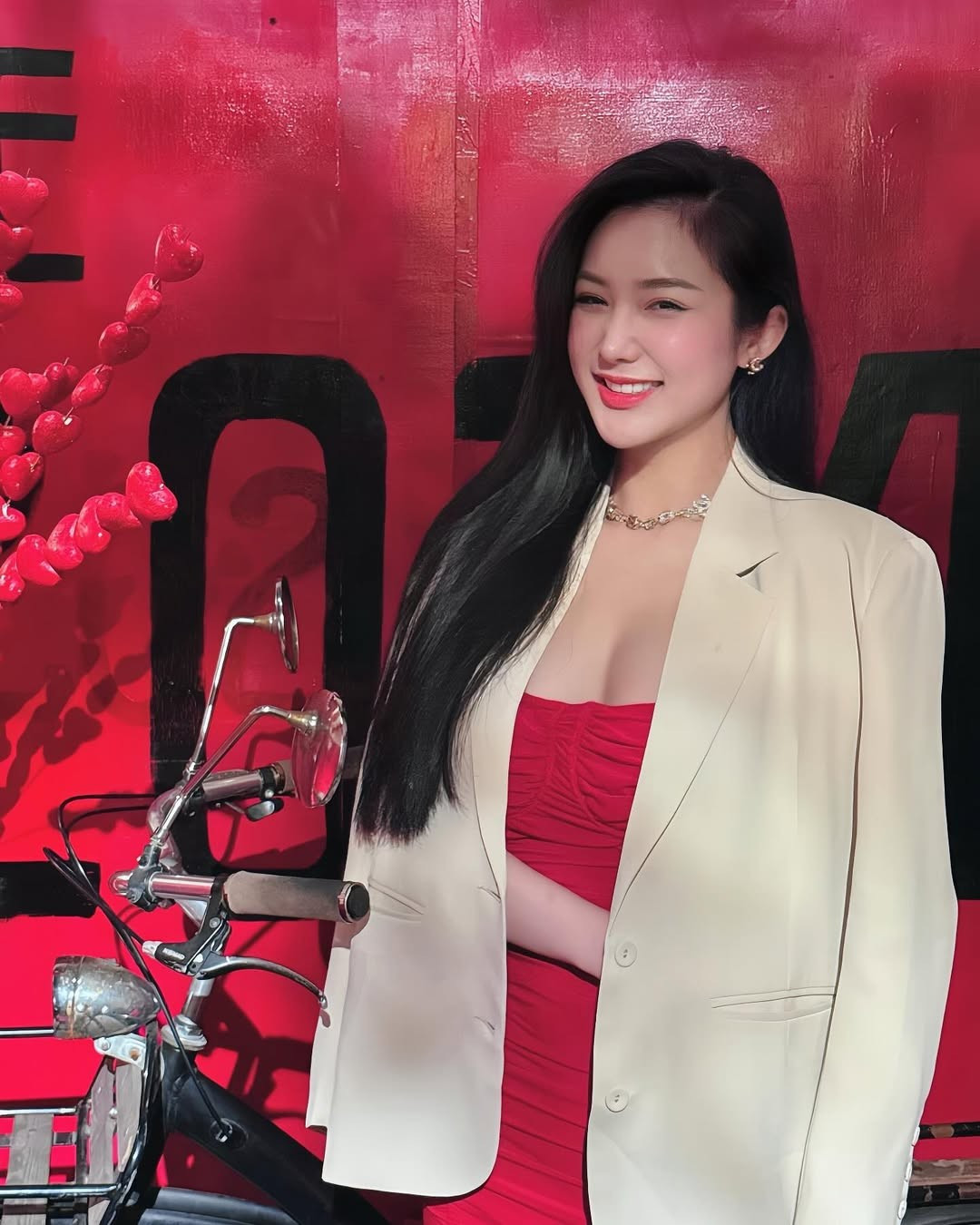 Trương Võ Huyền Trân sở hữu số đo ba vòng 84-63-103 cm, vòng 3 chạm mốc 103 cm