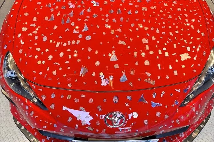 Chiếc xe Toyota 86 được Cường Đô la nhanh tay chốt đơn vào tháng 2 đầu năm nay, khi đó, chiếc xe thể thao Toyota 86 số sàn chỉ mới chạy 680 miles, tương đương 1.095 km, và chỉ mới được rao bán đúng 1 tiếng đã có người chốt.