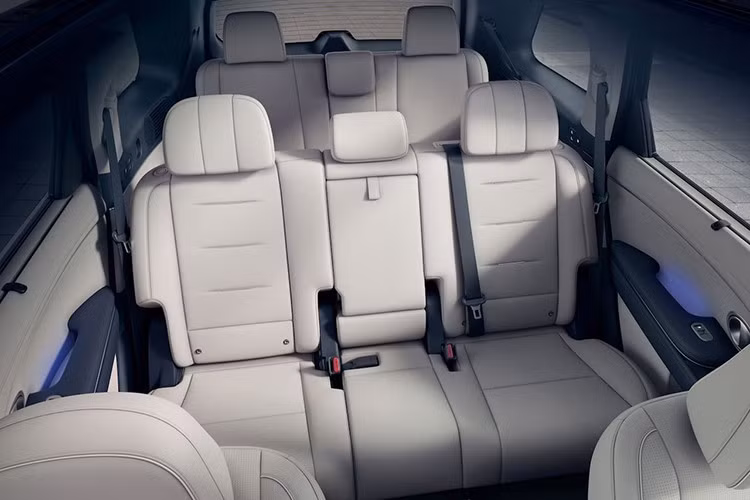 Sức kéo tối đa của xe là 5.000 pound (2.268 kg), so với 4.000 pound (1.814 kg) của phiên bản hybrid, được xây dựng dựa trên động cơ 4 xi-lanh thẳng hàng tăng áp 2.5 lít của Hyundai. Động cơ 2.5 lít phun xăng trực tiếp này kết hợp với hộp số hybrid và hai động cơ điện.