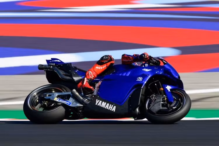Tay đua của Prima Pramac Yamaha MotoGP - Jack Miller đánh giá việc thử nghiệm V4 rất hữu ích, chiếc xe đã tiến bộ so với M1 ở vài điểm và giờ đội ngũ đang tìm lại sự cân bằng mới về bố trí hình học và phân bổ trọng lượng.