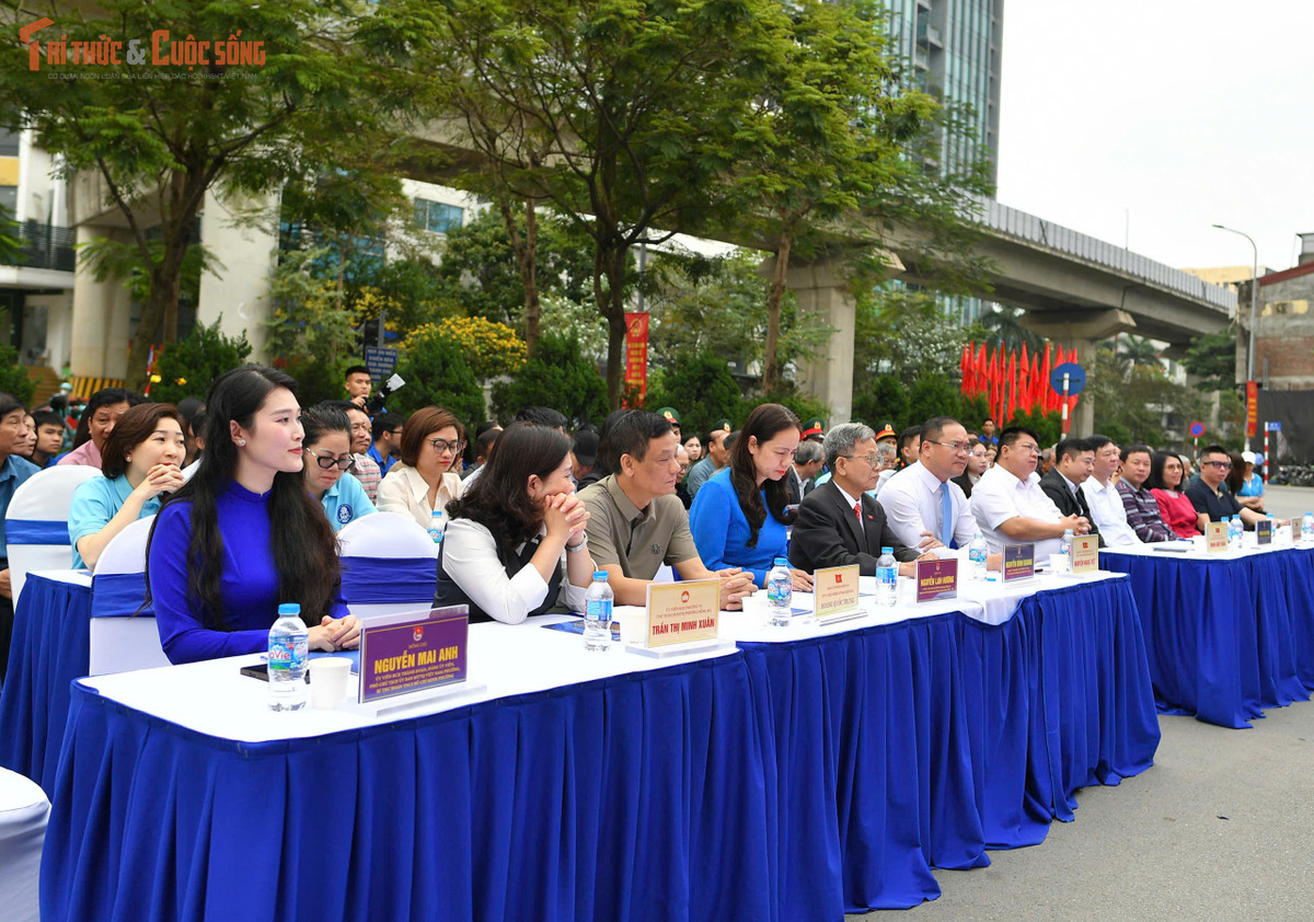 Trải qua gần một thế kỷ, dưới sự lãnh đạo của Đảng, Đoàn Thanh niên Cộng sản Hồ Chí Minh đã không ngừng lớn mạnh, thật sự trở thành lực lượng chính trị tin cậy của thanh niên, là đội dự bị tin cậy của Đảng. Các thế hệ đoàn viên, thanh niên luôn phát huy tinh thần yêu nước, trung thành với lý tưởng độc lập dân tộc và chủ nghĩa xã hội, xung kích trong đấu tranh giải phóng dân tộc, xây dựng và bảo vệ Tổ quốc, góp phần viết nên truyền thống vẻ vang của tuổi trẻ Việt Nam anh hùng.