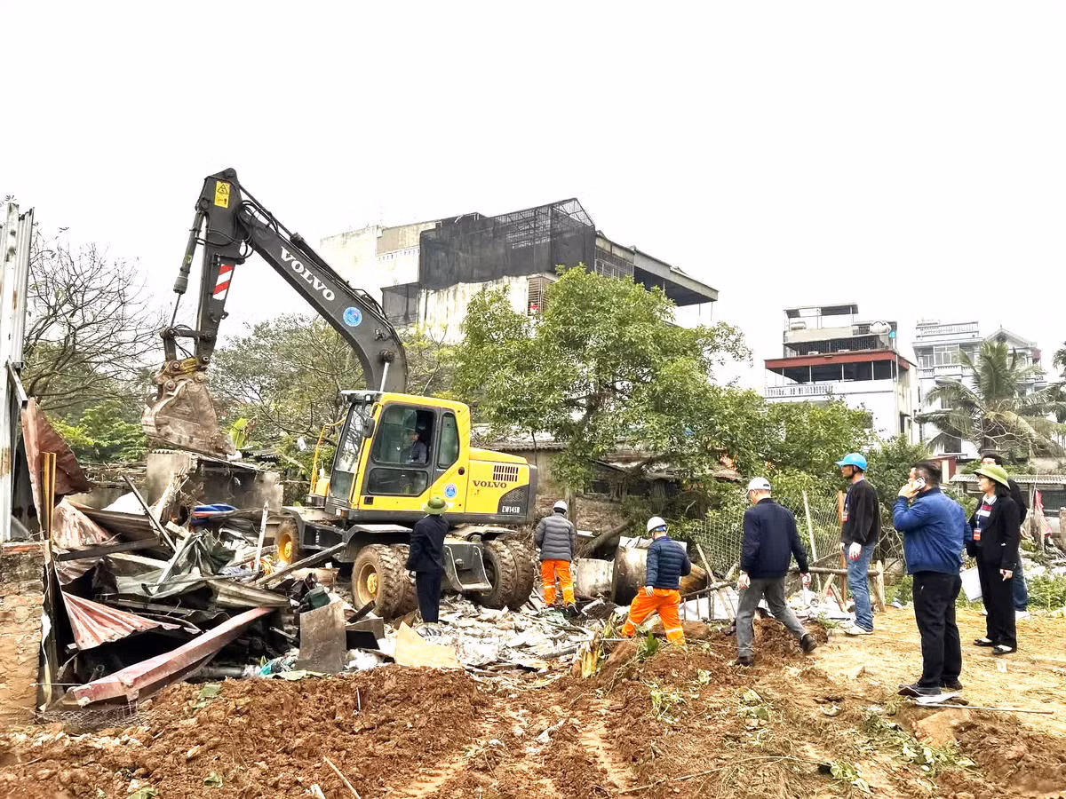 Quá trình triển khai dự án gặp nhiều vướng mắc do một số hộ dân chưa đồng thuận, phát sinh kiến nghị liên quan đến phương án bồi thường, hỗ trợ và bố trí tái định cư.