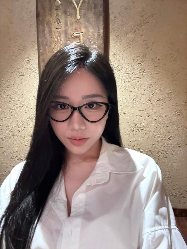 Nữ streamer nhẹ nhàng và đầy sự điềm tĩnh, cô nàng đã đáp lại một cách ngắn gọn, súc tích nhưng vô cùng sâu sắc: "Thì vậy nên mới có người tốt hơn chứ".