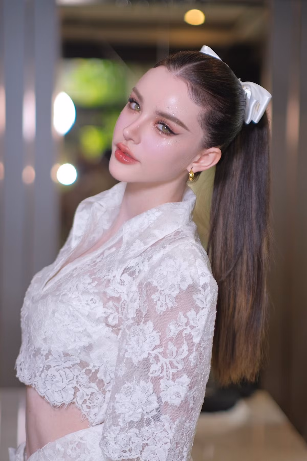 Jessie Vard trải qua một thời gian niềng răng và phẫu thuật thẩm mỹ để có được nhan sắc hiện tại, và thừa nhận những thay đổi này đã mang lại nhiều thành công cho mình.