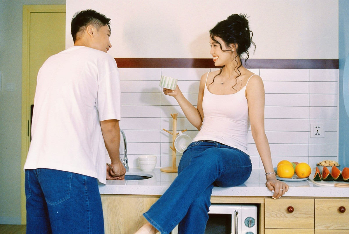 Cả 2 nhận về nhiều lời chúc mừng của gia đình, bạn bè và người hâm mộ. Đều hoạt động trong lĩnh vực thể thao, Đức Phát và Ánh Nguyệt luôn ủng hộ sự nghiệp thi đấu của đối phương. Ngay sau khi công khai bên nhau, Ánh Nguyệt lập tức chia sẻ khoảnh khắc đi cổ vũ nửa kia thi đấu, tiếp sức cho đối phương.