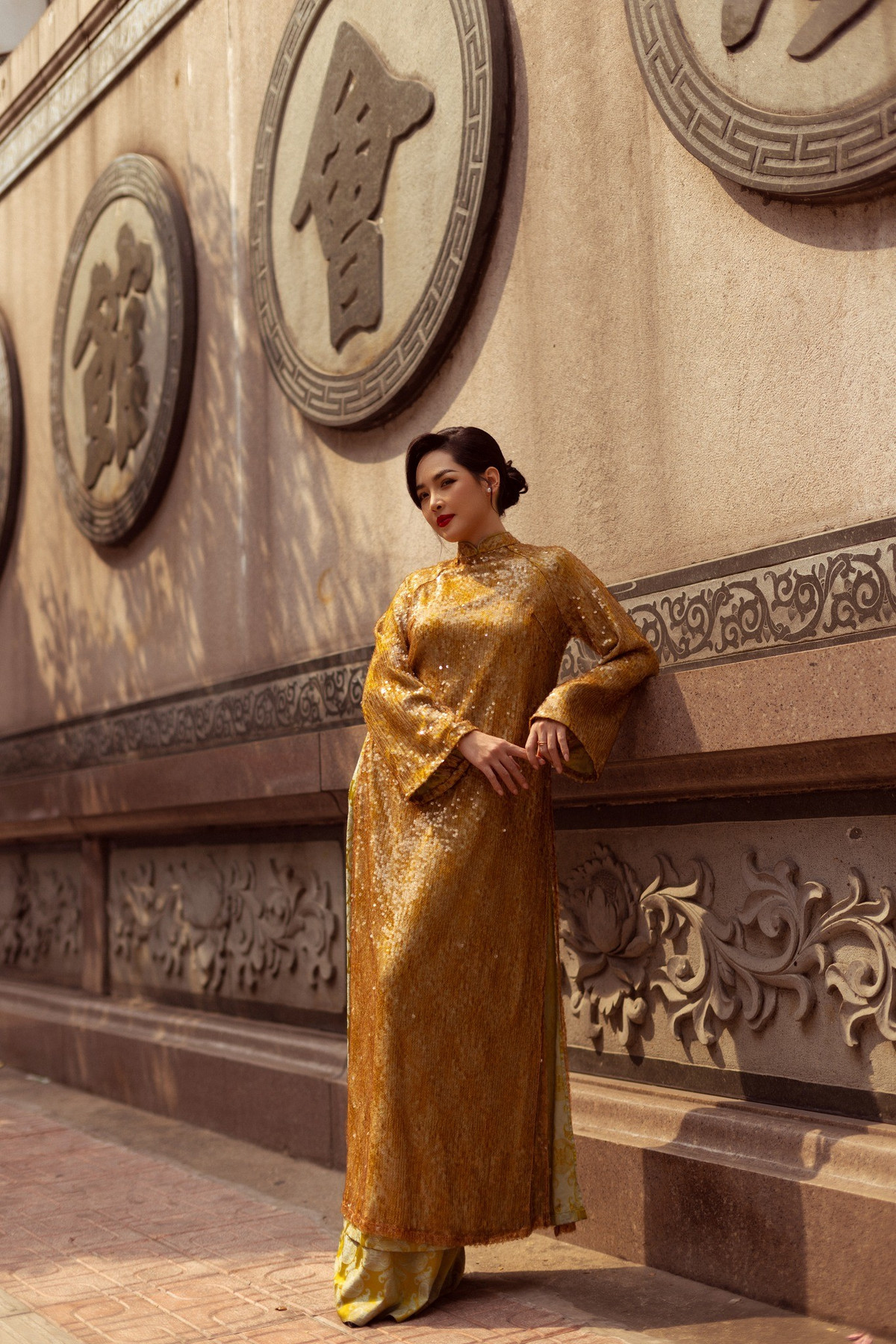 Mới đây, Vũ Thanh Quỳnh thu hút sự chú ý khi thực hiện bộ ảnh thời trang tại khu Chợ Lớn – nơi được xem là “trái tim” văn hóa của cộng đồng người Hoa tại TP HCM.