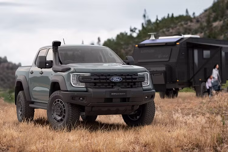 Hiện tại, Ford chưa xác nhận kế hoạch phân phối Ranger Super Duty tại Việt Nam. Tuy nhiên, theo giới chuyên môn, việc mẫu xe sử dụng động cơ diesel V6 dung tích lớn khiến chi phí nhập khẩu và thuế tiêu thụ đặc biệt tăng cao, dẫn tới giá bán không phù hợp với phần lớn người tiêu dùng Việt Nam.