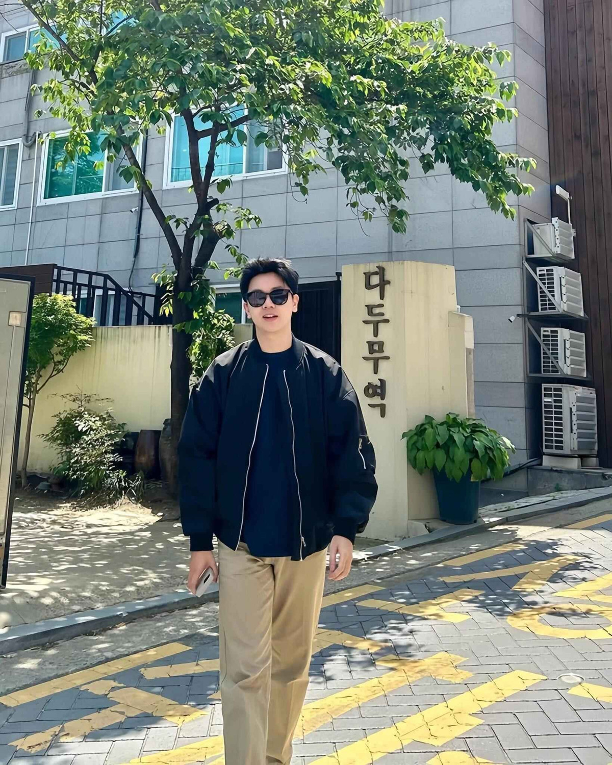 Về tin đồn có người yêu nhưng không công khai, Hà Còi tâm sự đây là chuyện cá nhân. Bản thân anh chưa muốn chia sẻ chứ không phải là giấu giếm.