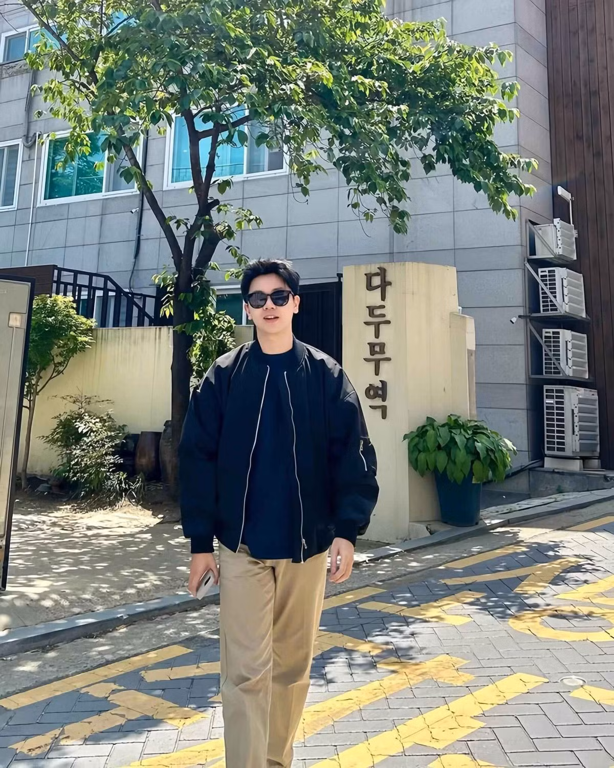 Về tin đồn có người yêu nhưng không công khai, Hà Còi tâm sự đây là chuyện cá nhân. Bản thân anh chưa muốn chia sẻ chứ không phải là giấu giếm.