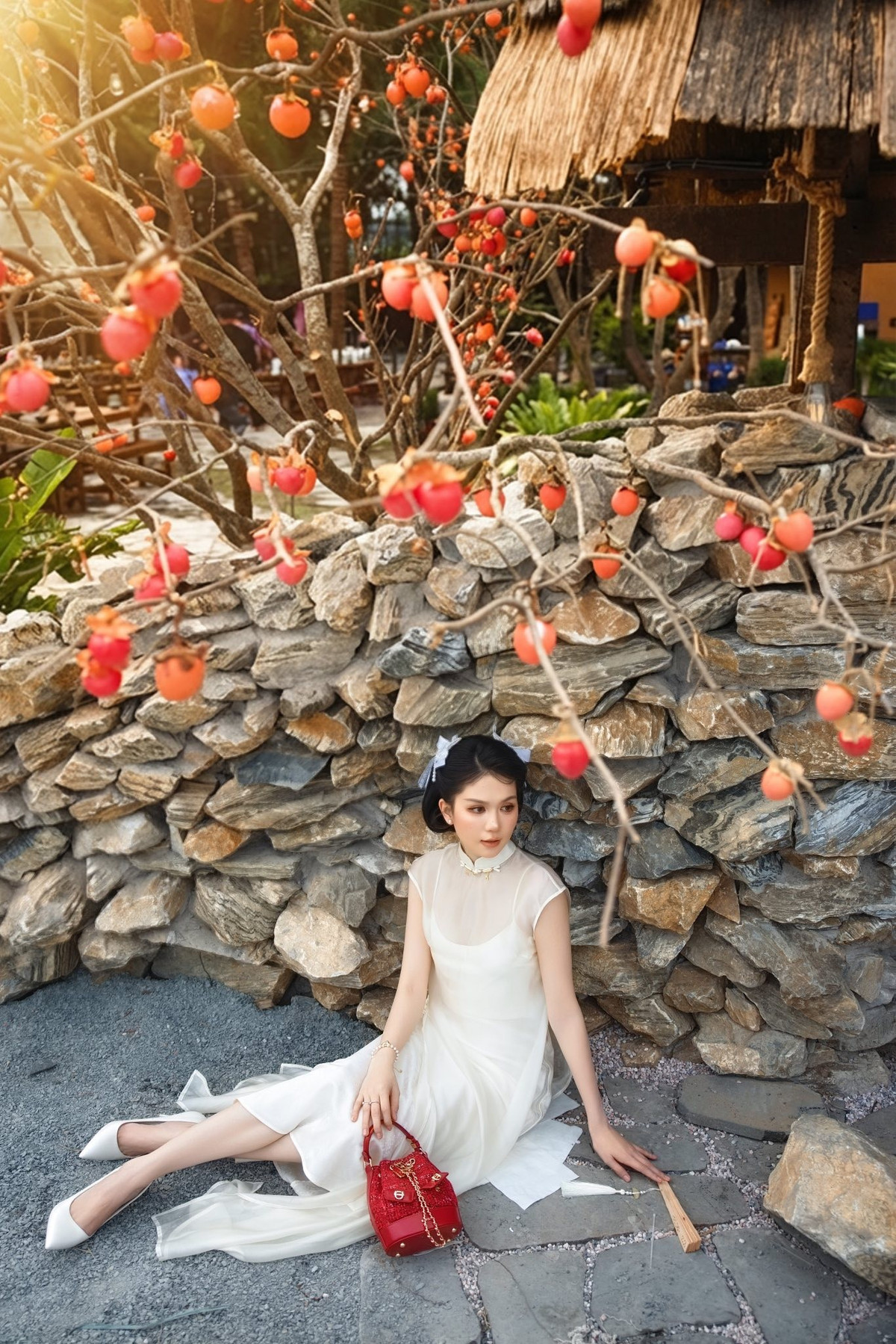 View - “Nữ hoàng nội y” Ngọc Trinh dịu dàng lạ thường trong áo dài cách tân | Báo Tri thức và Cuộc sống - TIN TỨC PHỔ BIẾN KIẾN THỨC 24H