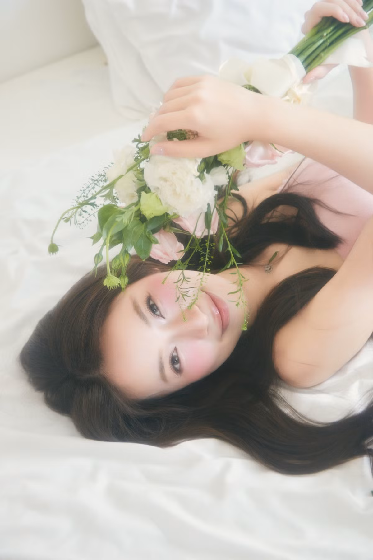 Khánh Vy là học sinh giỏi toàn diện 12 năm học, giành giải ba học sinh giỏi môn Tiếng Anh cấp quốc gia lớp 12 và thuộc diện xét tuyển thẳng đại học, được trao học bổng toàn phần trị giá hàng trăm triệu, được đề cử giải VTV Awards 2016 ở hạng mục Nhân vật ấn tượng của năm, dẫn bản tin thời sự quốc tế, cùng hai chương trình học thuật tiếng Anh trên sóng truyền hình quốc gia…