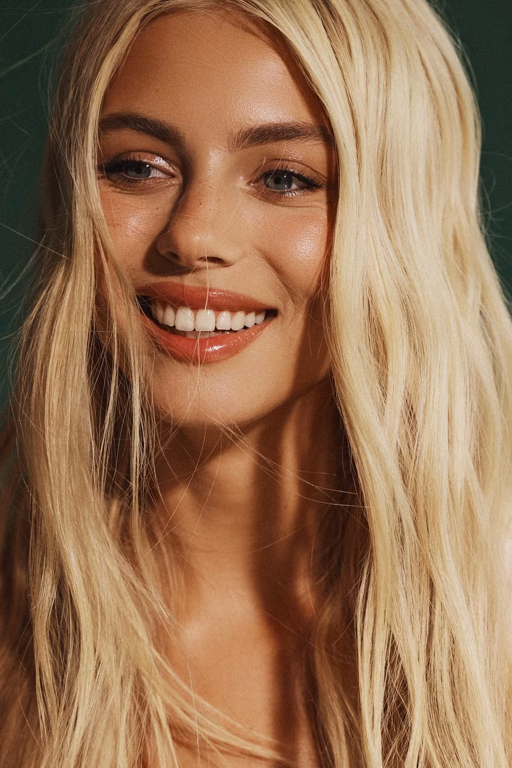 Gu thời trang của Mishel cũng được người hâm mộ chú ý. Trong nhiều outfit đời thường lẫn khi xuất hiện tại sự kiện, cô khéo khoe bộ sưu tập túi Hermès với các kích cỡ Birkin 25, 30, 35 hay dòng Kelly đeo chéo.