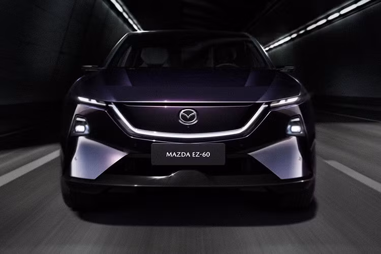 Lý do phía sau con số đơn hàng đặt cọc Mazda EZ-60 lớn không chỉ nằm ở thiết kế hay công nghệ mà còn đến từ chính sách đặt cọc cực thấp. Người dùng chỉ cần thanh toán 10 nhân dân tệ (tương đương hơn 35.000 đồng) để giữ chỗ nhận xe sớm và tích lũy điểm tín dụng.